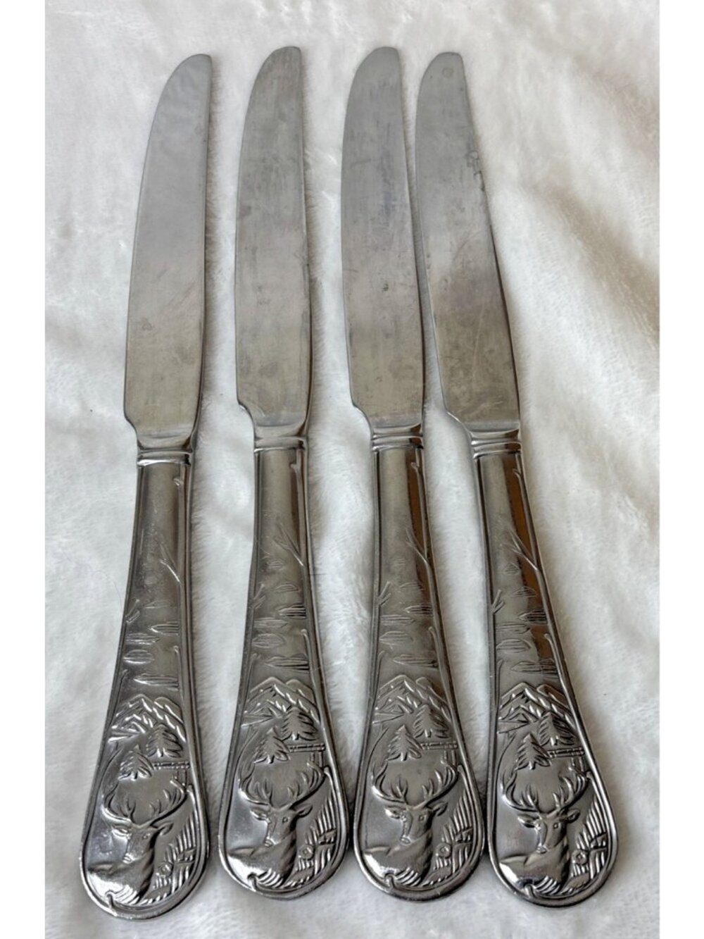 Cabelas / Cambridge Silversmiths DEER Stainless Dinner Knives (Set of Four)